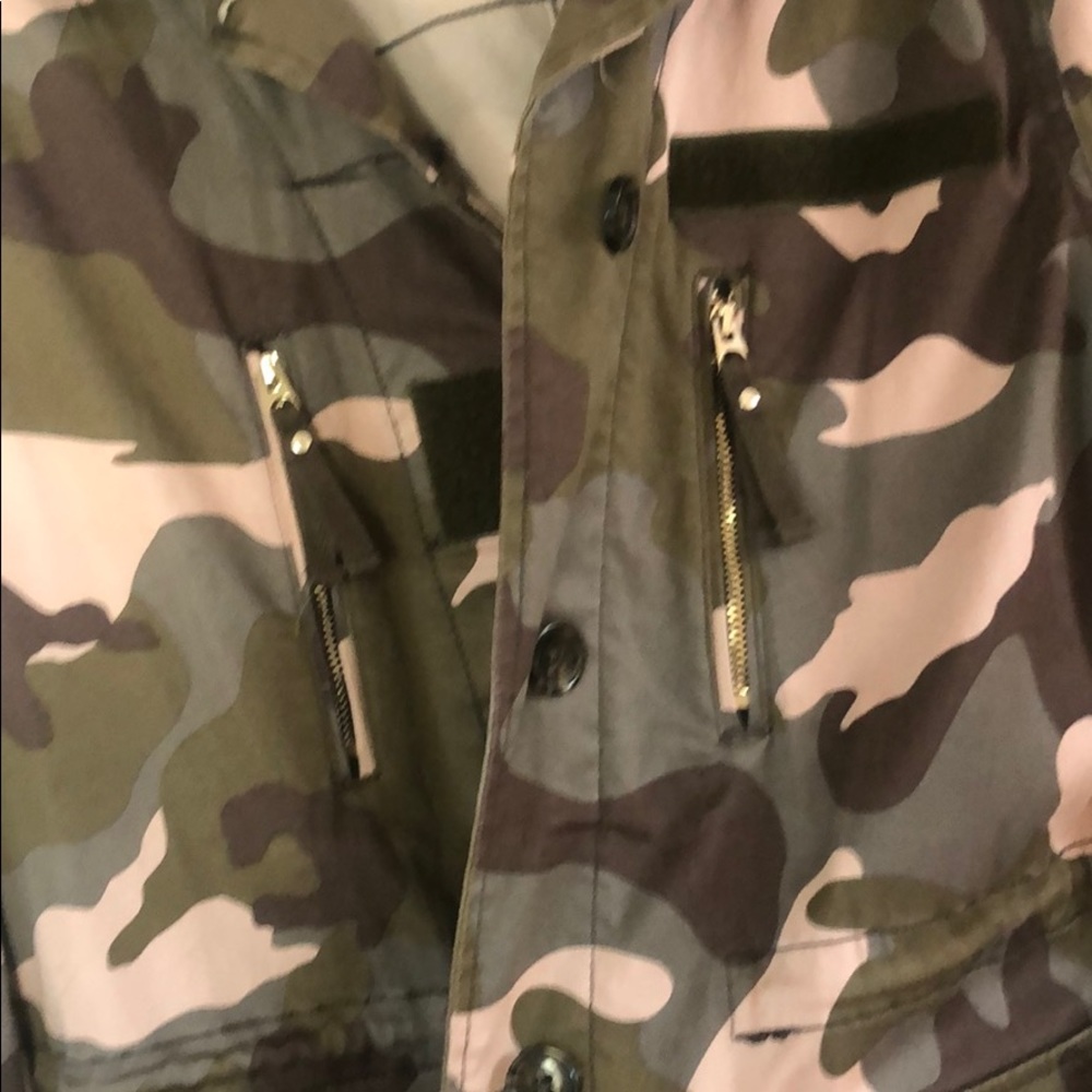 Divided Camouflage Utility Jacket - image 3